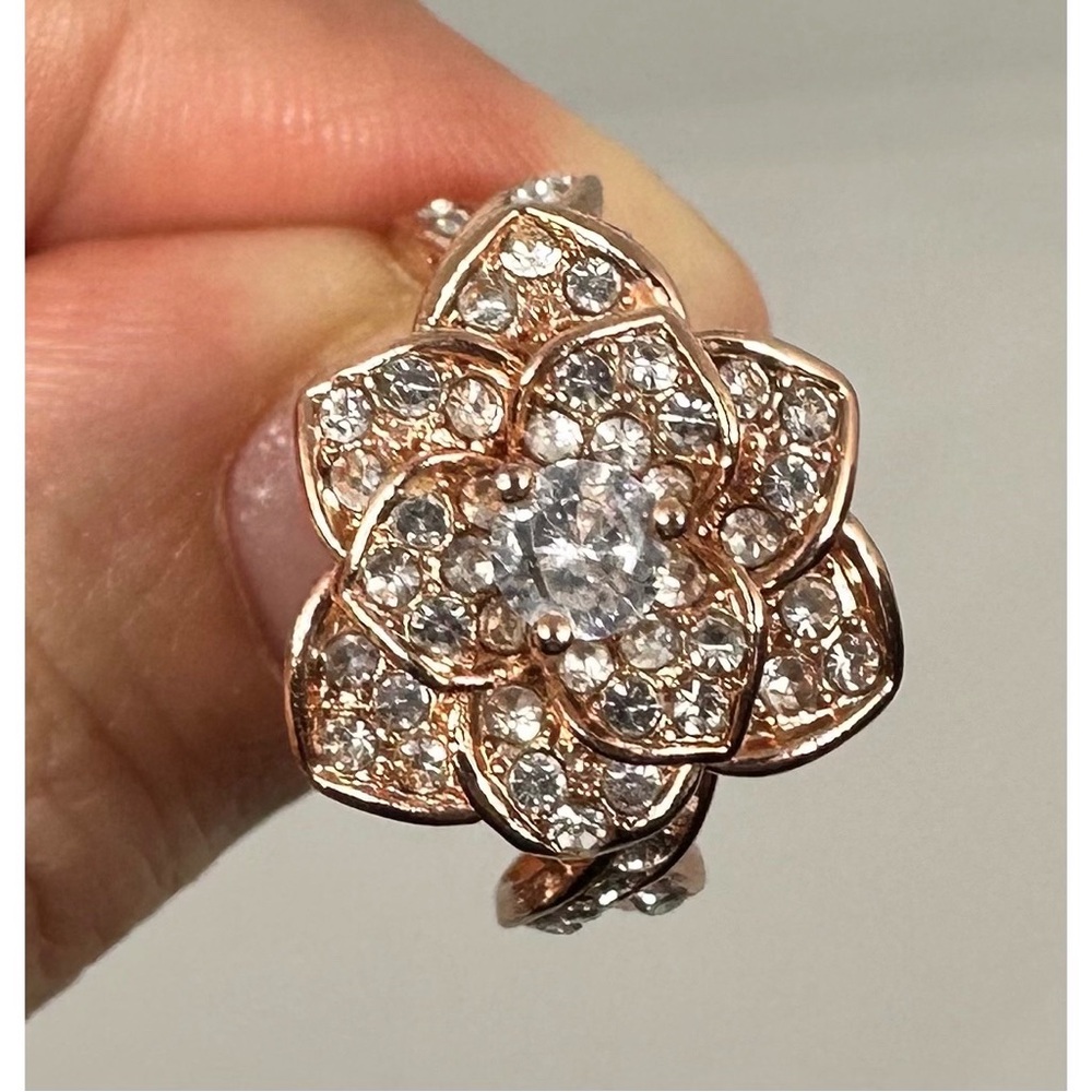 🆕 Rose Gold Rhinestone Ring - Picture 10 of 12